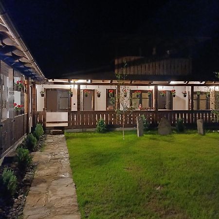 Villa Casuta Din Valea Regilor Gradistea de Munte Exterior foto