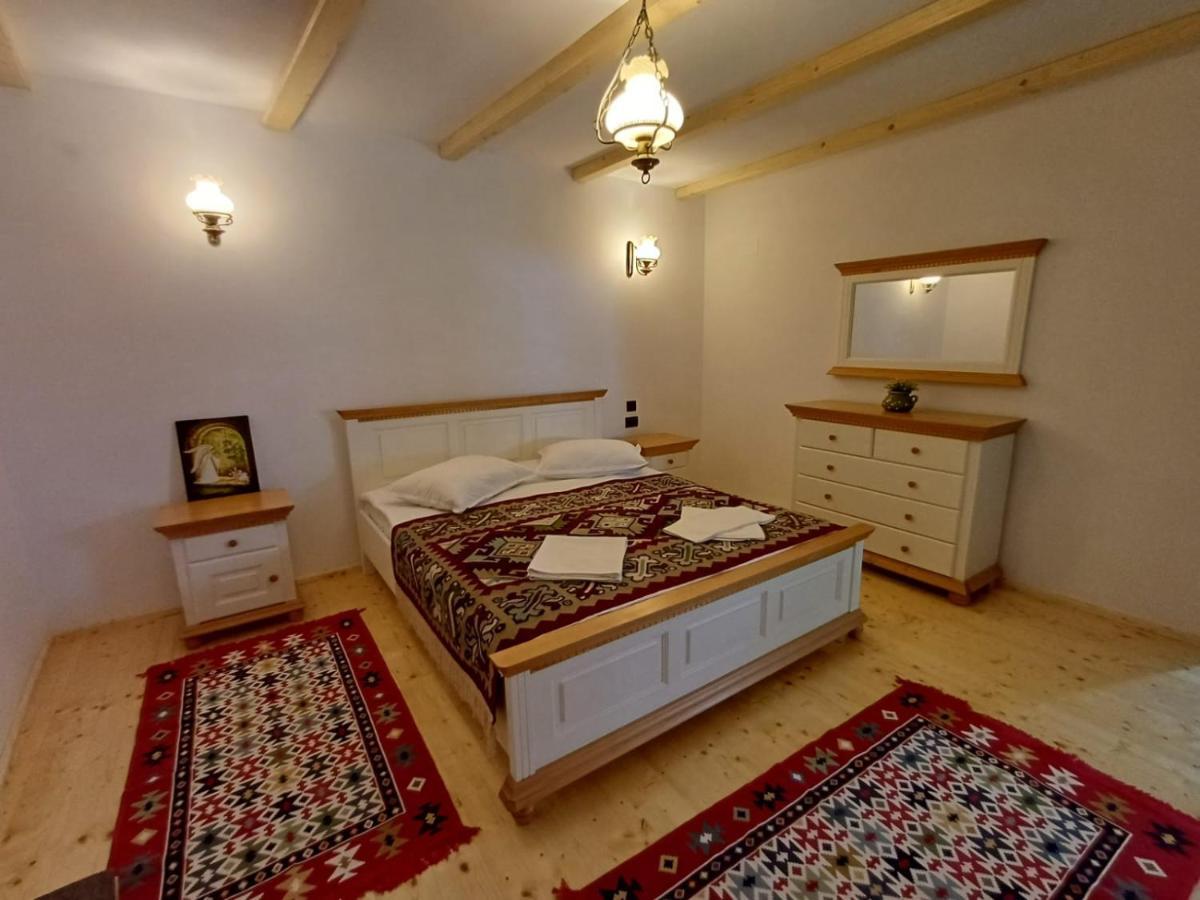 Villa Casuta Din Valea Regilor Gradistea de Munte Exterior foto